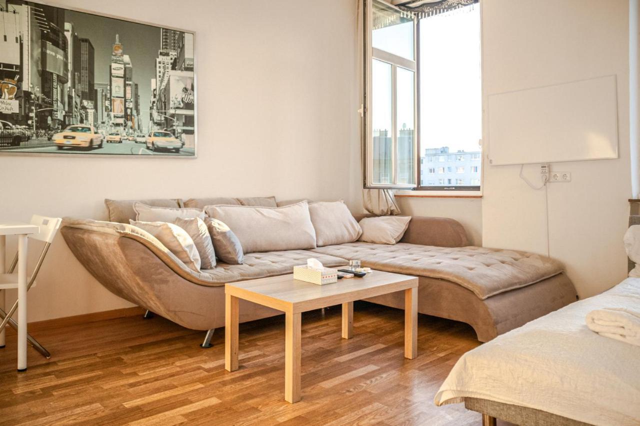 Joyful 2Br Shared Apt Near Millenium Tower & Danube River Wien Eksteriør billede