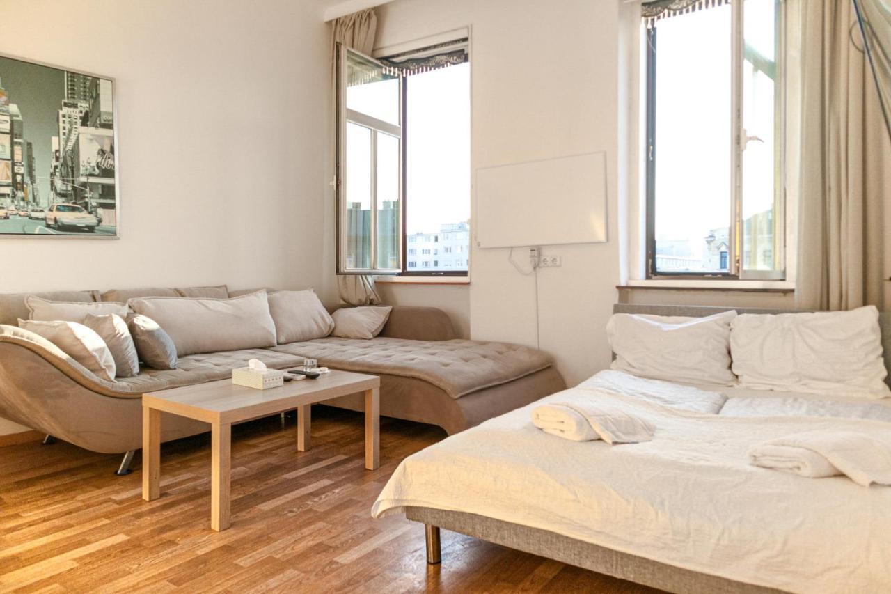 Joyful 2Br Shared Apt Near Millenium Tower & Danube River Wien Eksteriør billede
