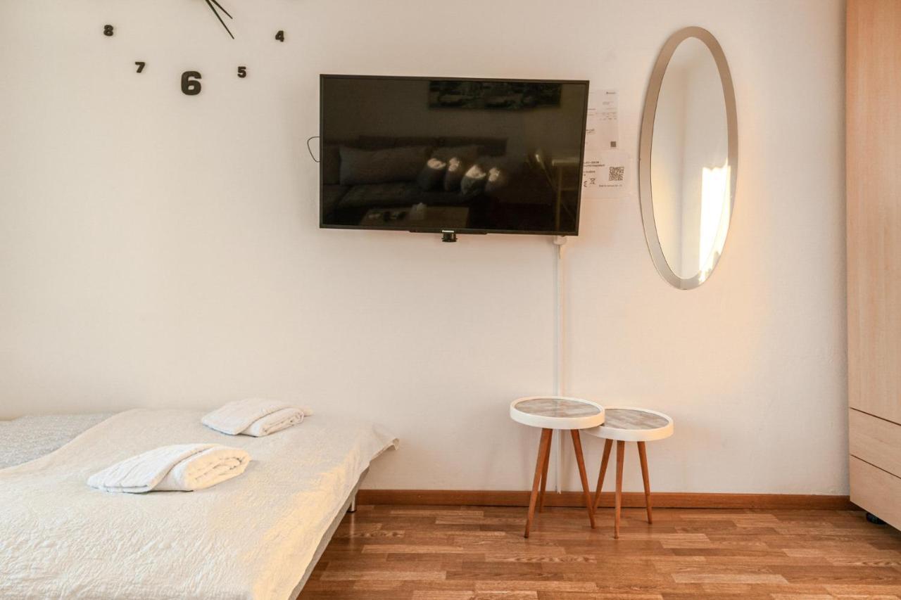 Joyful 2Br Shared Apt Near Millenium Tower & Danube River Wien Eksteriør billede