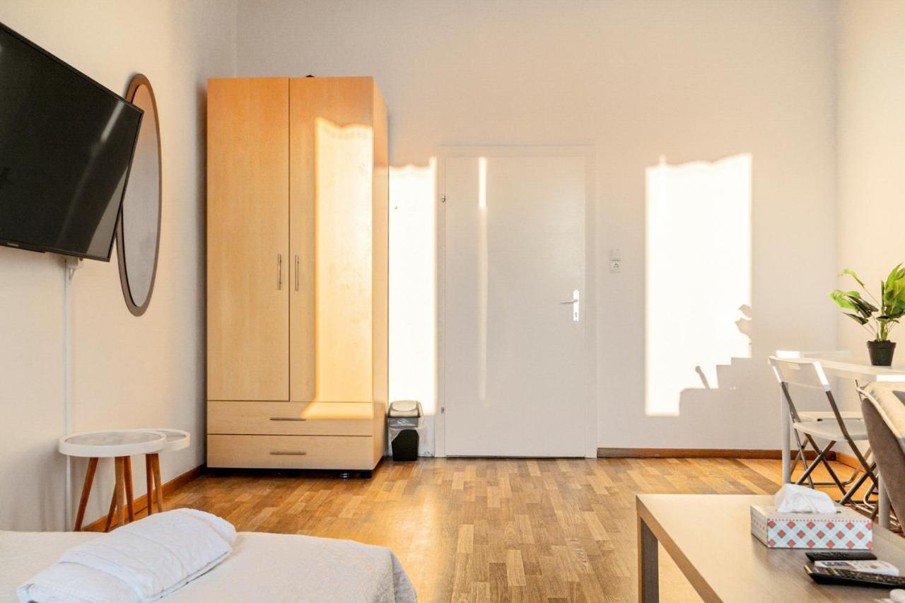 Joyful 2Br Shared Apt Near Millenium Tower & Danube River Wien Eksteriør billede