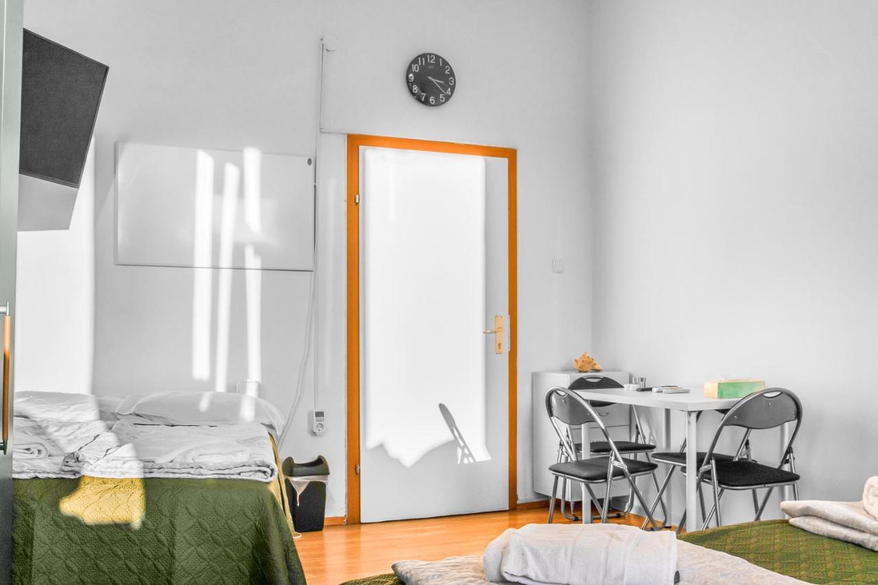 Joyful 2Br Shared Apt Near Millenium Tower & Danube River Wien Eksteriør billede
